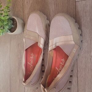 Skechers Women's Brown Slip-On Sneakers l Size 6.5